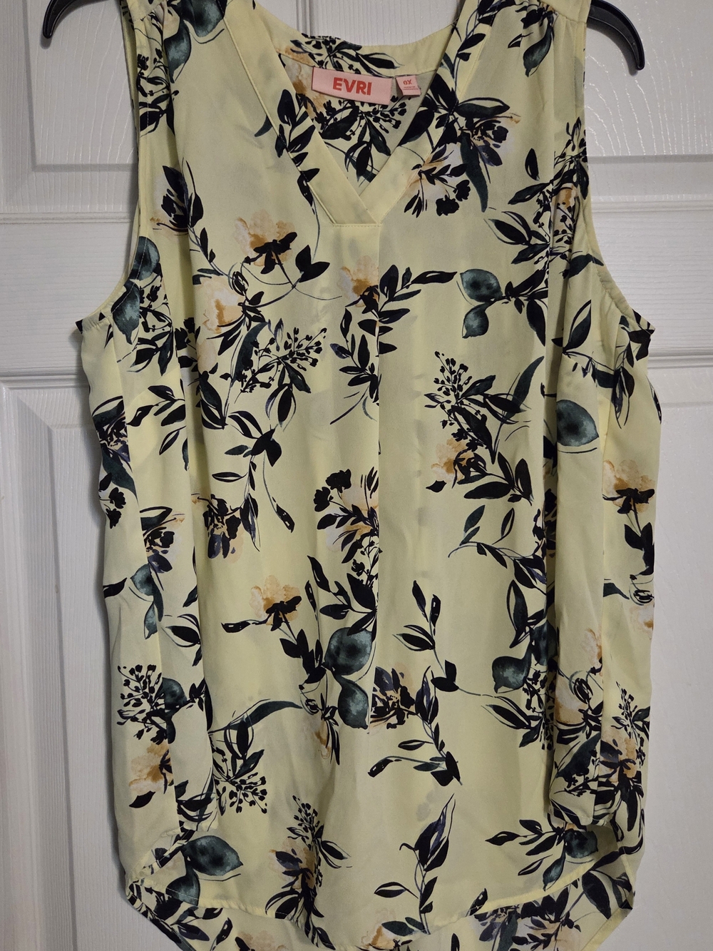 EVRI Pale Yellow Floral V-Neck Sleeveless Blouse